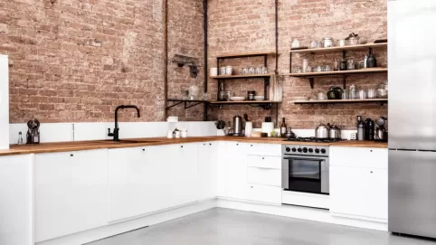 biała kuchnia w stylu industrialnym