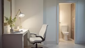 czy lokal do stylizacji rzęs musi miec toaletę